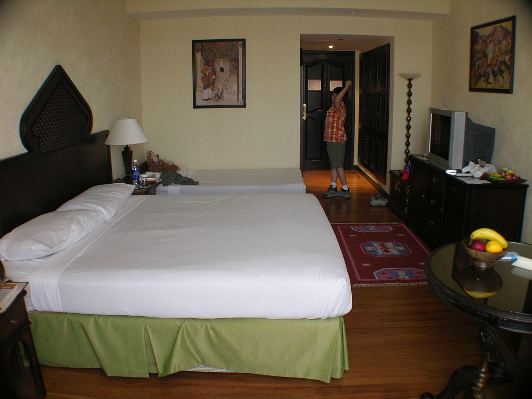 Dubai 01 06 Arabian Courtyard Hotel Room